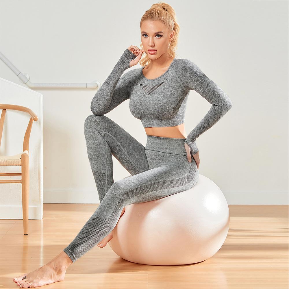 Breathable Knitted Seamless Yoga Suit